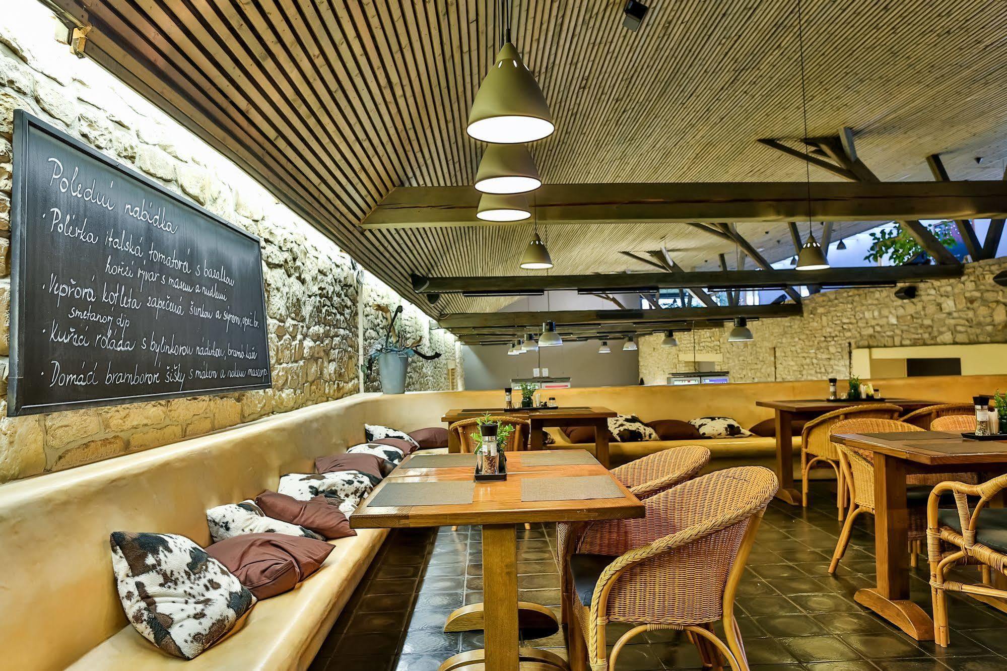 ホテル Modra Stodola Contactless Check-In Horoměřice エクステリア 写真